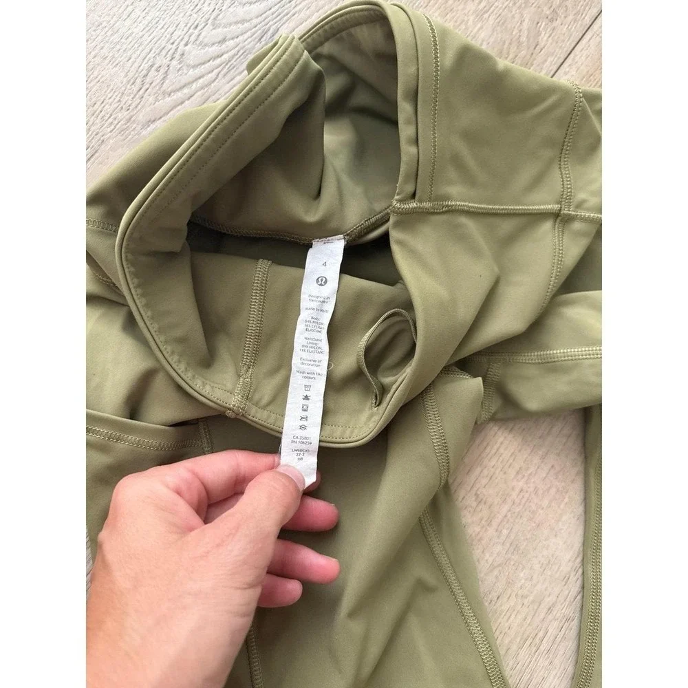 Lululemon leggings size 4
